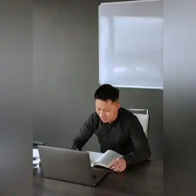 董冰